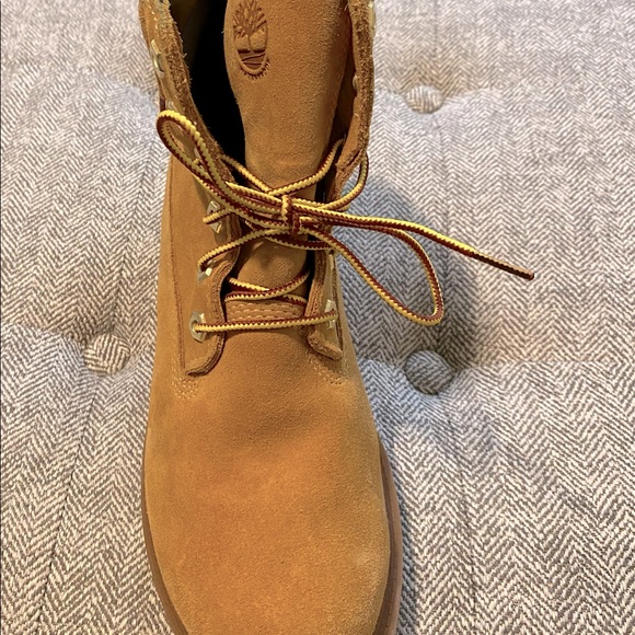 Timberland’s 🥾 😍Women's Linden Wood Waterproof Lug Sole Booties - Picture 4 of 4
